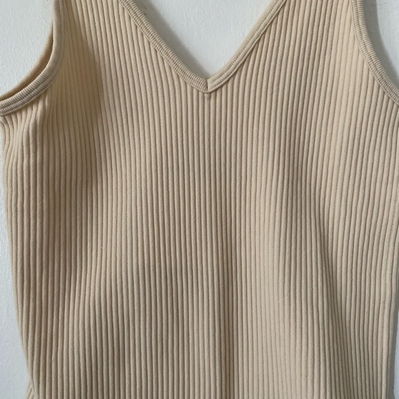 137.-Taupe Ribbed Bodysuit - Picture 5 of 5